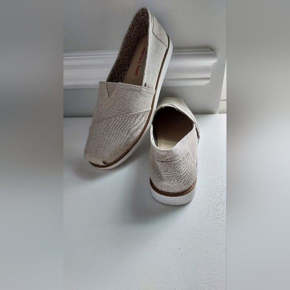 BOBS from skechers memory foam Plush Peace and Love Slip On shoes Sz 10 NWOB - Picture 3 of 5